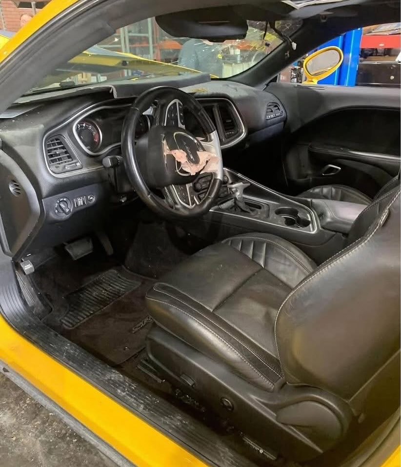 2018 Dodge Challenger SRT scat pack partout! - Image 2